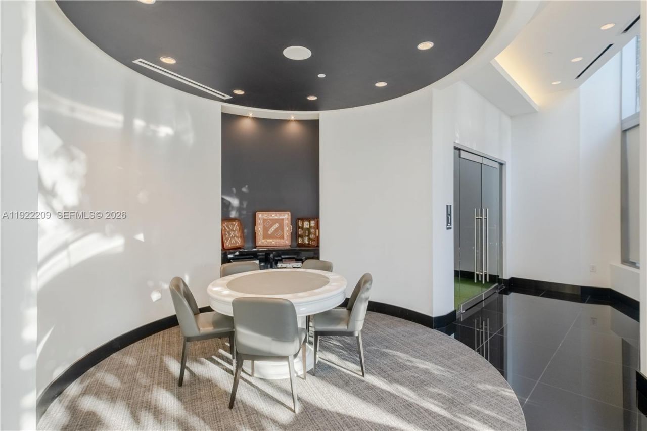 851 NE 1st Ave, Unit 3911, Miami, FL 33132 Photo