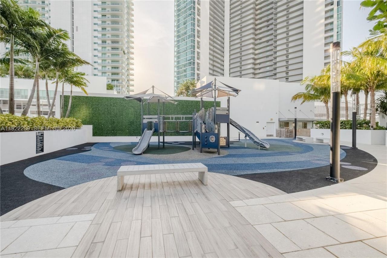 851 NE 1st Ave, Unit 3911, Miami, FL 33132 Photo