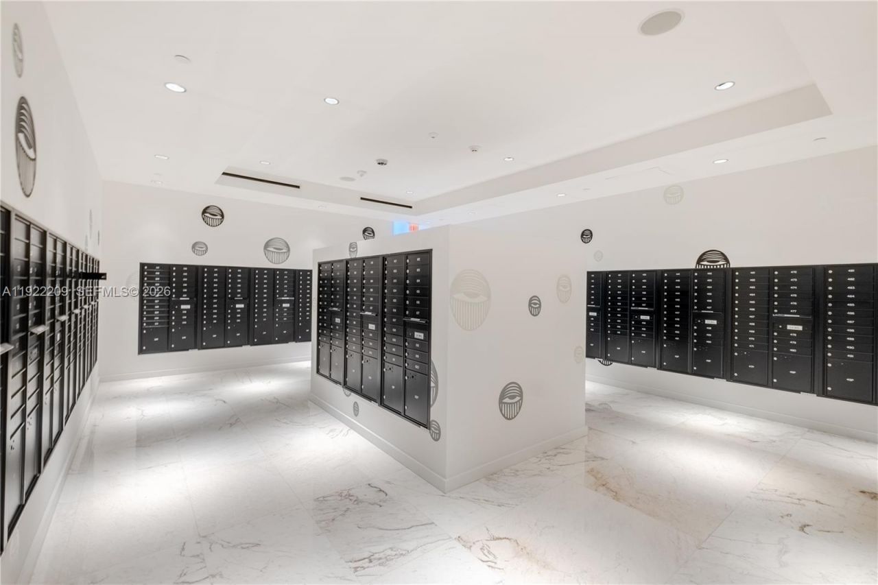 851 NE 1st Ave, Unit 3911, Miami, FL 33132 Photo