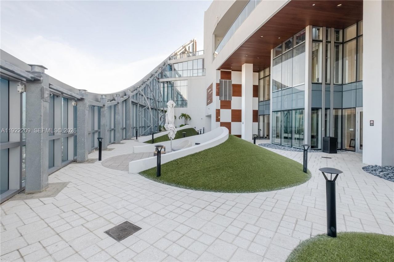 851 NE 1st Ave, Unit 3911, Miami, FL 33132 Photo