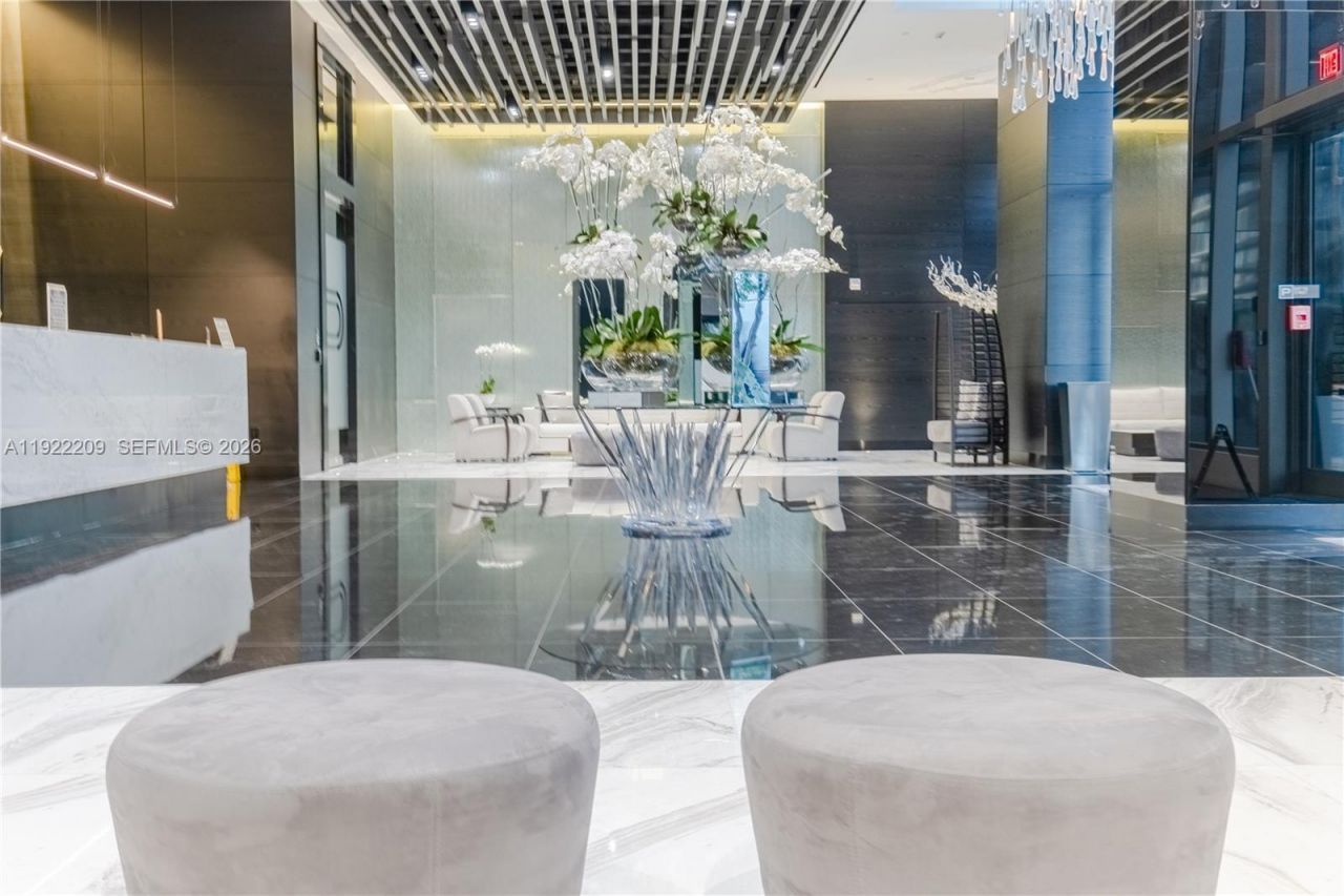 851 NE 1st Ave, Unit 3911, Miami, FL 33132 Photo