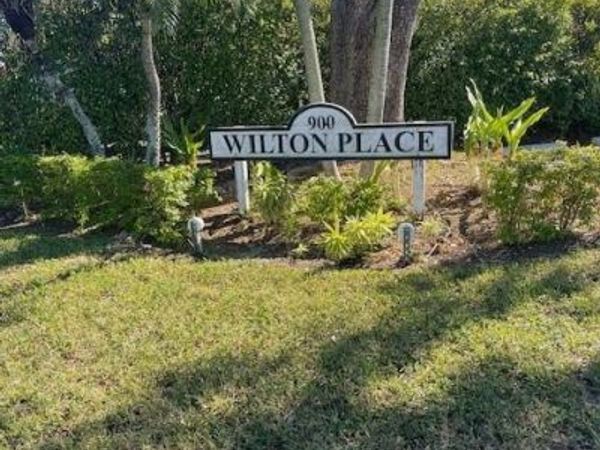 900 NE 26 Street, Unit 15, Wilton Manors, FL 33305