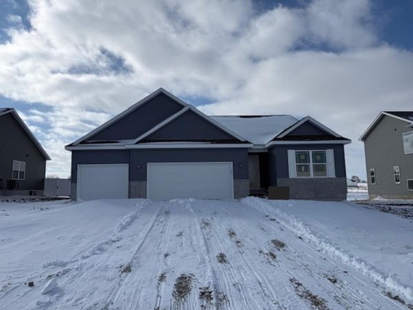 5752 Wall Street, Waterloo, IA 50701