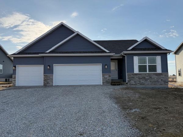 5752 Wall Street, Waterloo, IA 50701