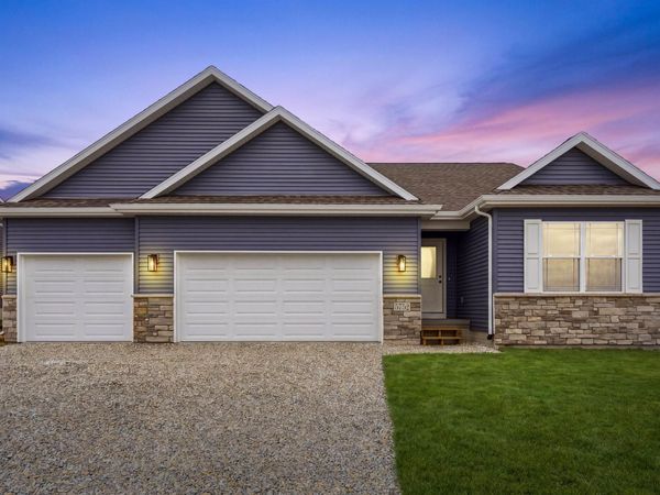 5752 Wall Street, Waterloo, IA 50701