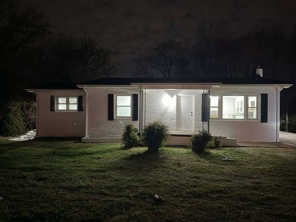 1857 Memorial Dr, Clarksville, TN 37043