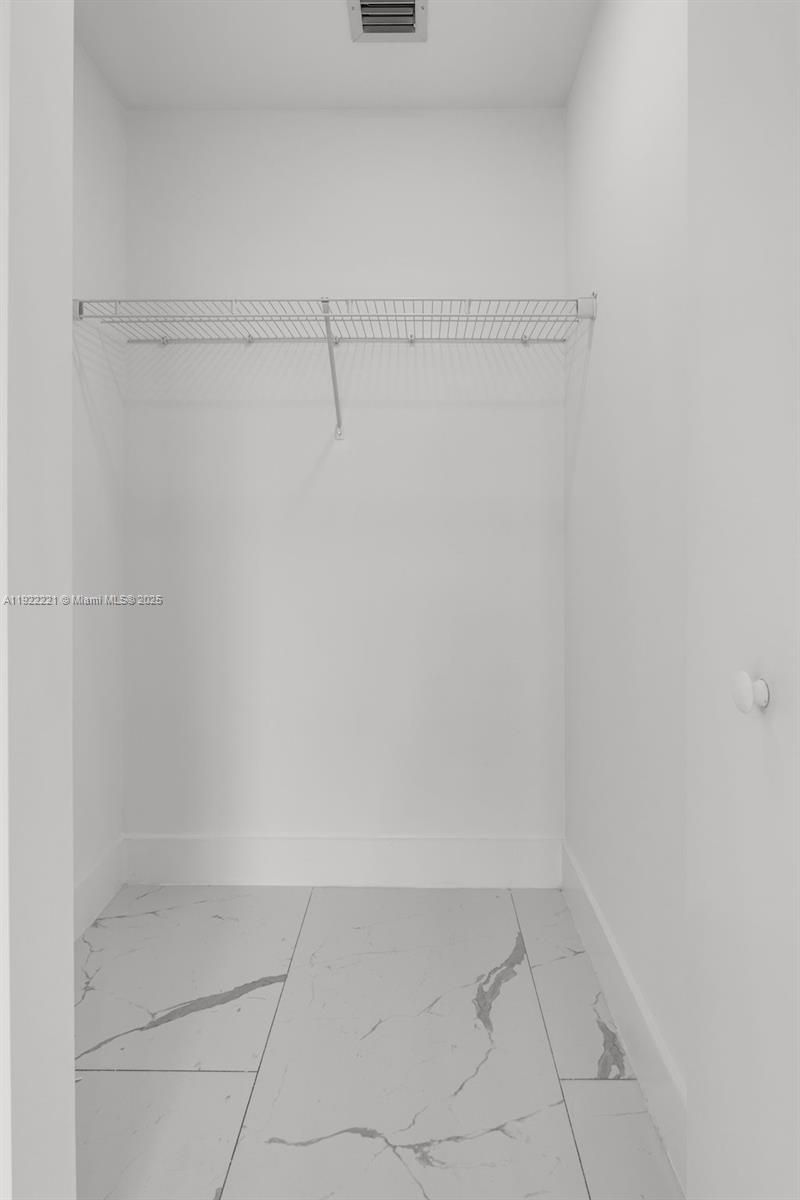 1 Curtiss Pkwy, Unit 317, Miami Springs, FL 33166 Photo