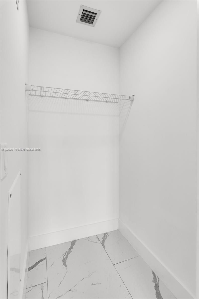 1 Curtiss Pkwy, Unit 317, Miami Springs, FL 33166 Photo