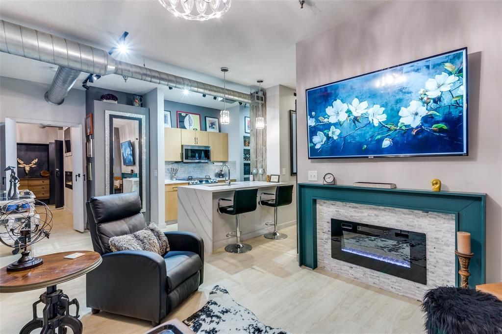 221 W Lancaster Avenue, Unit 2001, Fort Worth, TX 76102 Main Photo