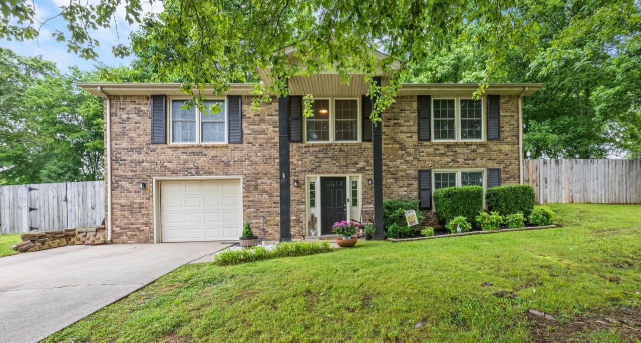 404 Warren Cir, Clarksville, TN 37040 Main Photo