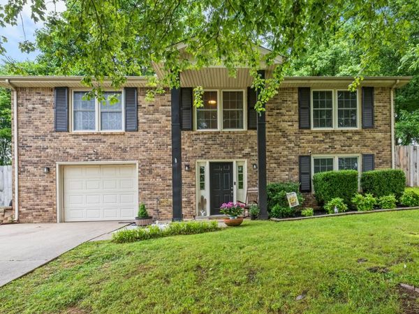 404 Warren Cir, Clarksville, TN 37040