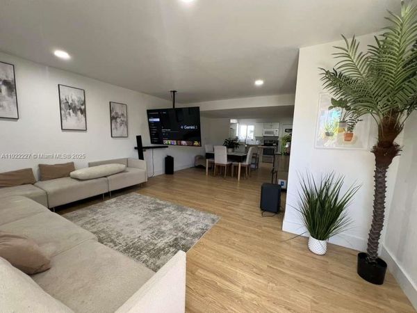 1480 NE 151st St, Unit 101, Miami, FL 33162