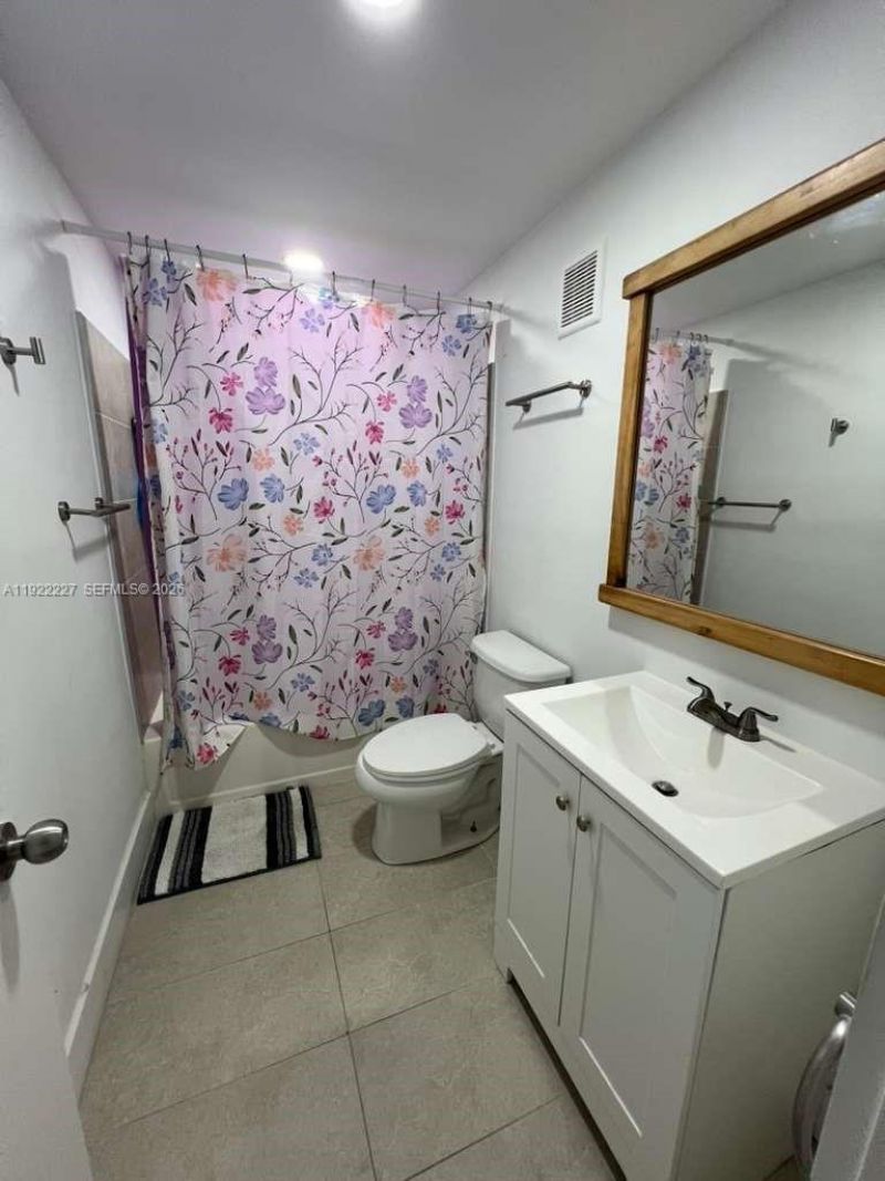 1480 NE 151st St, Unit 101, Miami, FL 33162 Photo