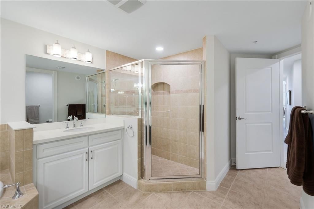 6021 Silver King Blvd, Unit 203, Cape Coral, FL 33914 Photo