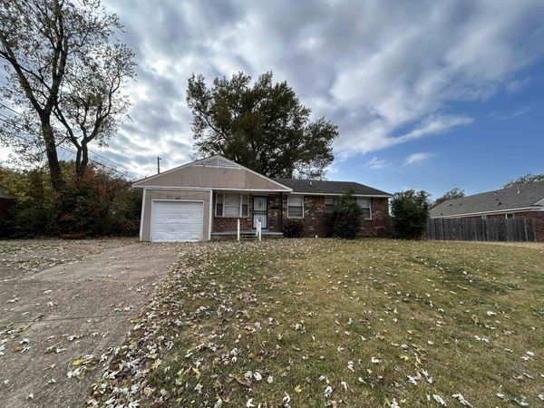 1809 CHERRY RD, Memphis, TN 38117