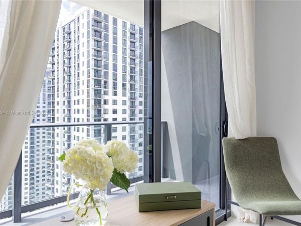 159 NE 6th St, Unit 3002, Miami, FL 33132