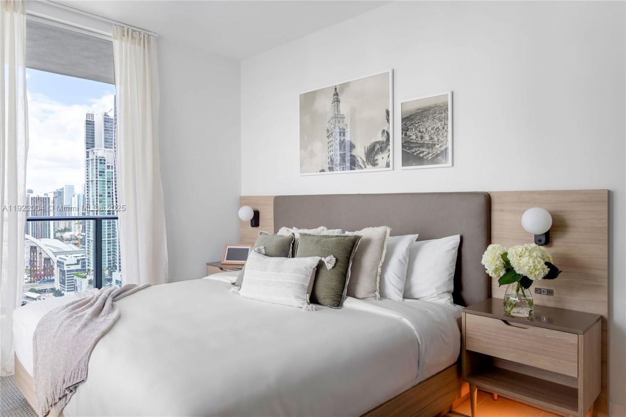 159 NE 6th St, Unit 3002, Miami, FL 33132 Photo