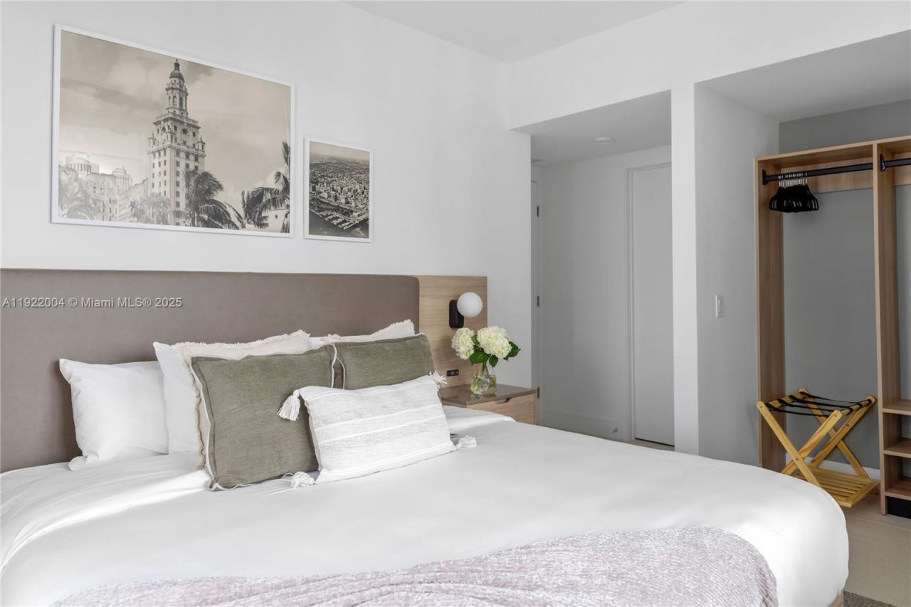 159 NE 6th St, Unit 3002, Miami, FL 33132 Photo