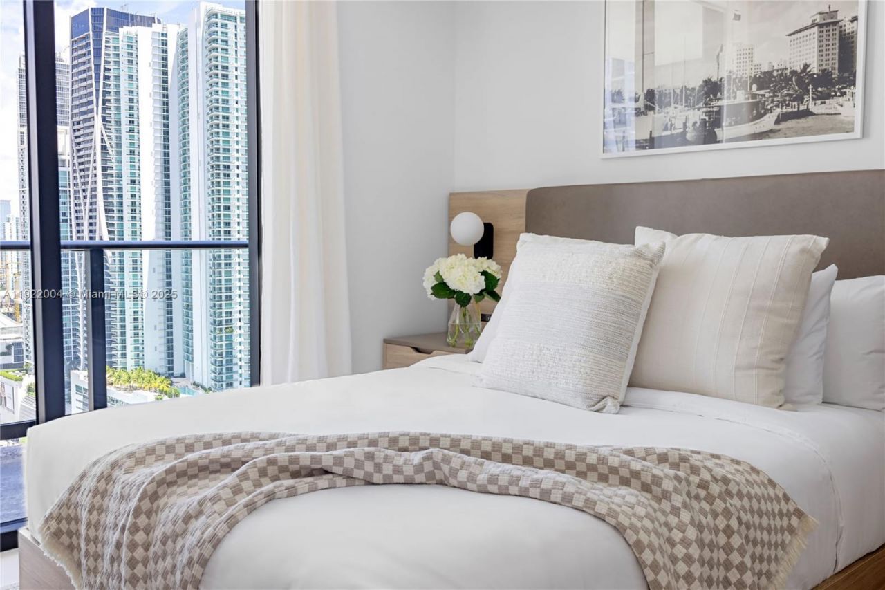 159 NE 6th St, Unit 3002, Miami, FL 33132 Photo