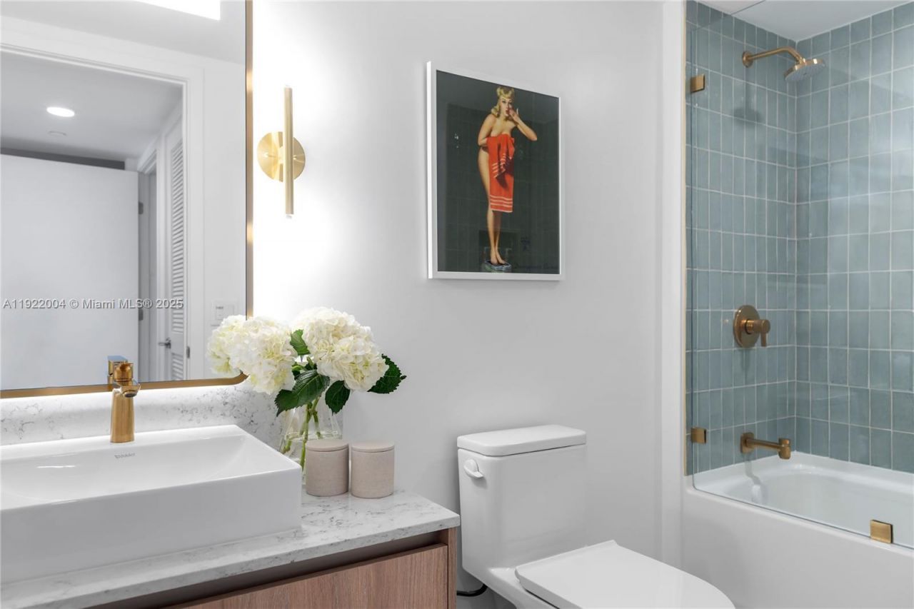 159 NE 6th St, Unit 3002, Miami, FL 33132 Photo