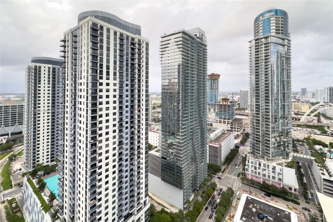 159 NE 6th St, Unit 3002, Miami, FL 33132 Photo