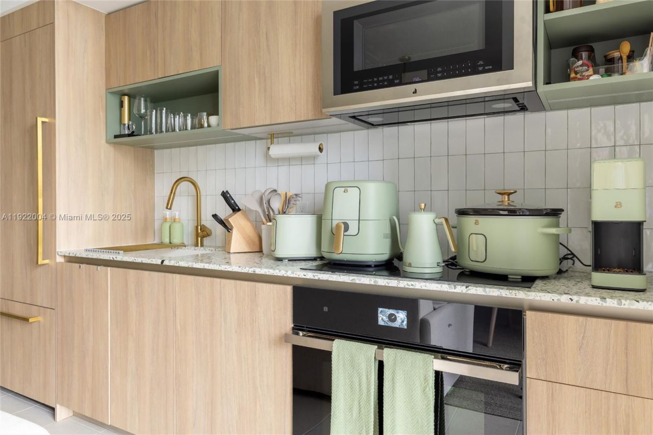 159 NE 6th St, Unit 3002, Miami, FL 33132 Photo