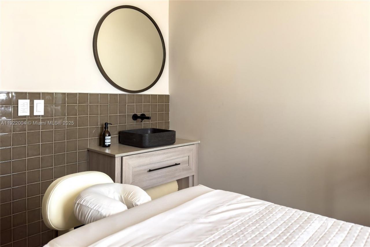 159 NE 6th St, Unit 3002, Miami, FL 33132 Photo