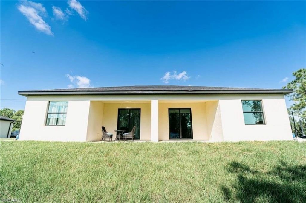 1124 Graystone Ave, Lehigh Acres, FL 33974 Photo