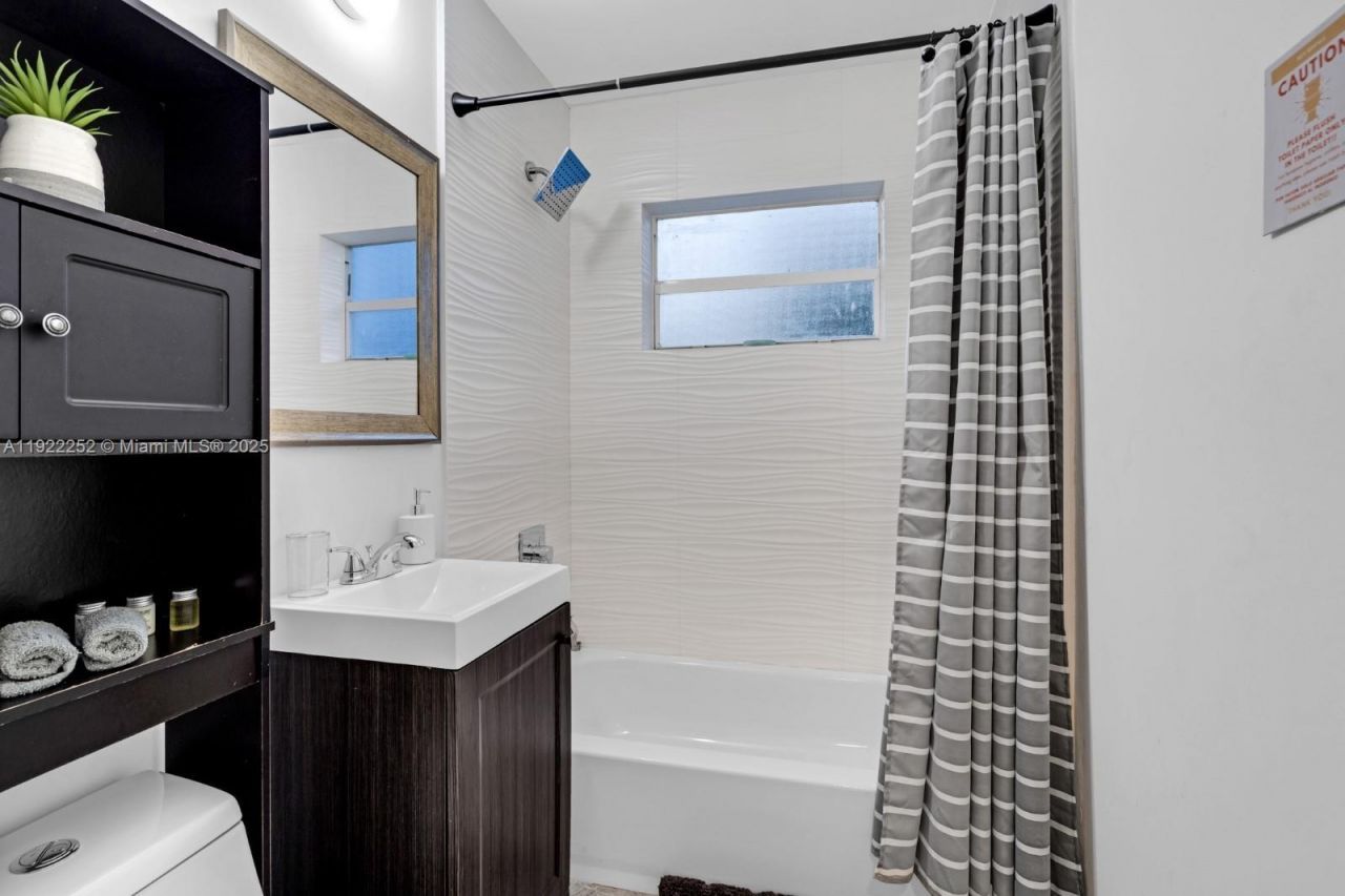 1165 SW 4th Ter, Pompano Beach, FL 33060 Photo