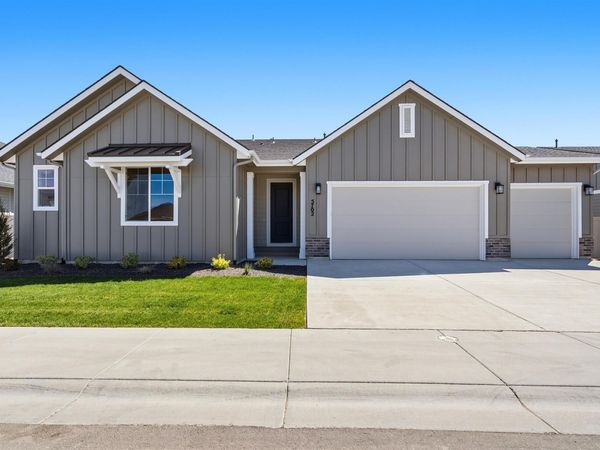 5702 N Chestnut Hill Way, Meridian, ID 83646