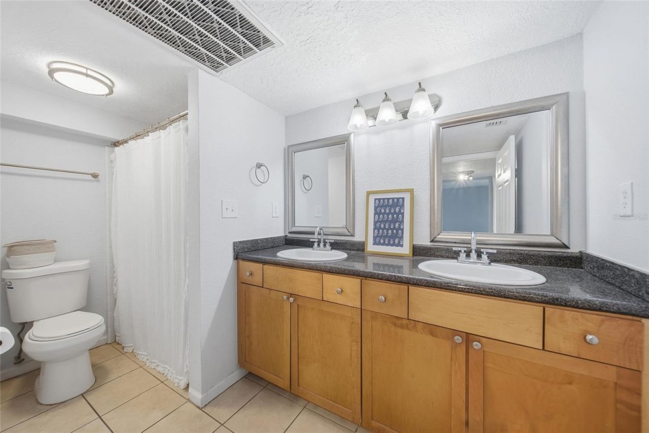 220 Pompano Drive Se, Unit D, Saint Petersburg, FL 33705 Photo