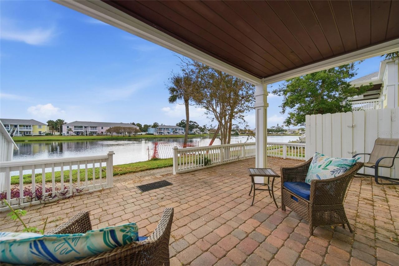 220 Pompano Drive Se, Unit D, Saint Petersburg, FL 33705 Photo