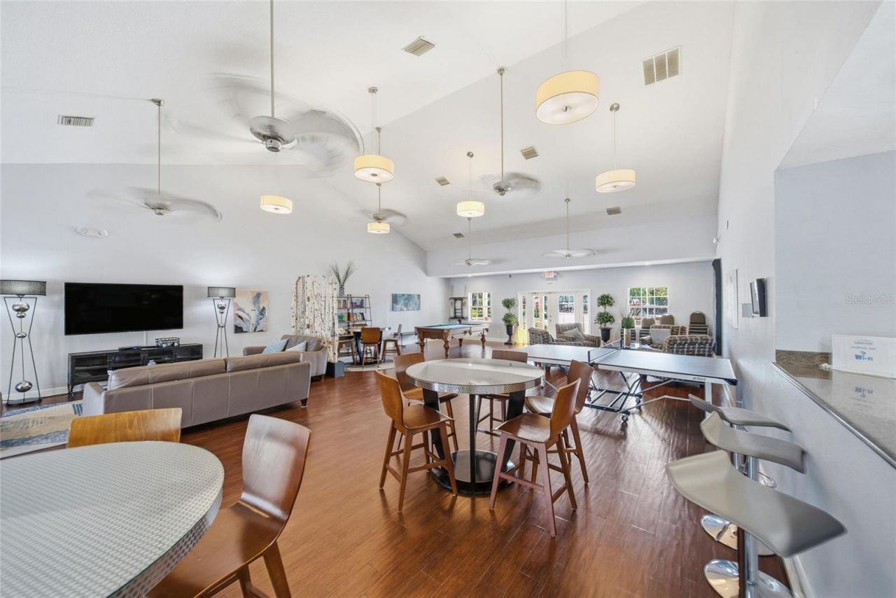 220 Pompano Drive Se, Unit D, Saint Petersburg, FL 33705 Photo