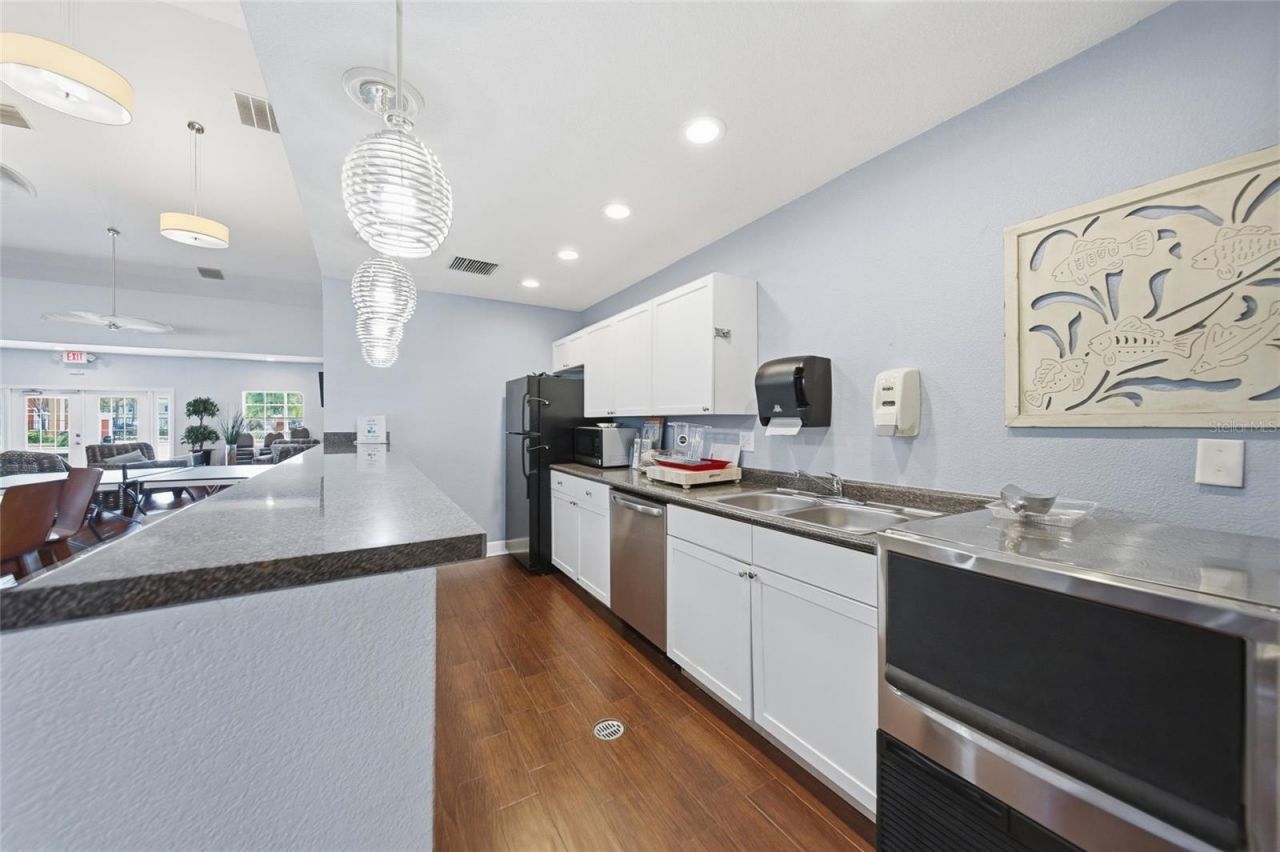 220 Pompano Drive Se, Unit D, Saint Petersburg, FL 33705 Photo