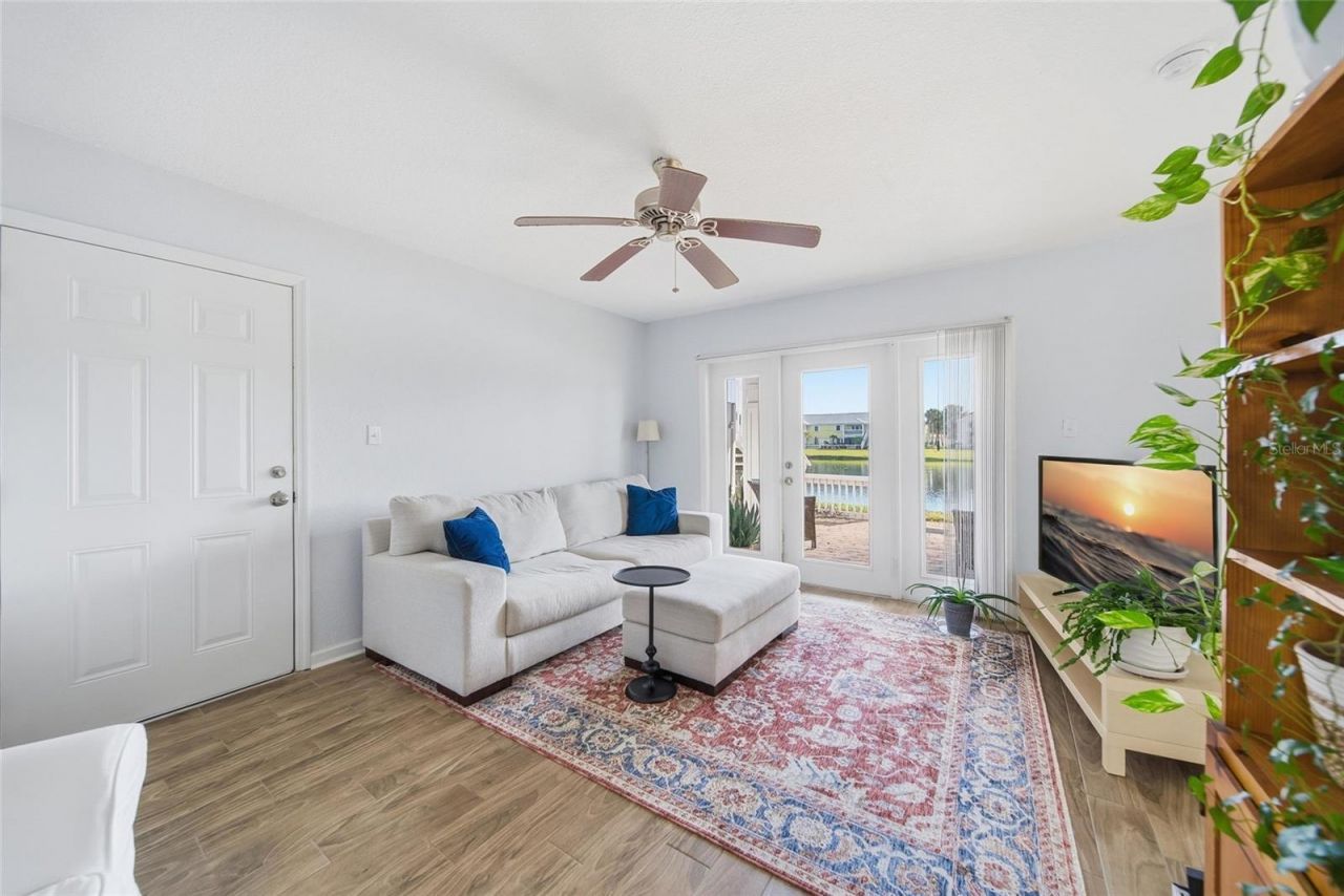 220 Pompano Drive Se, Unit D, Saint Petersburg, FL 33705 Photo