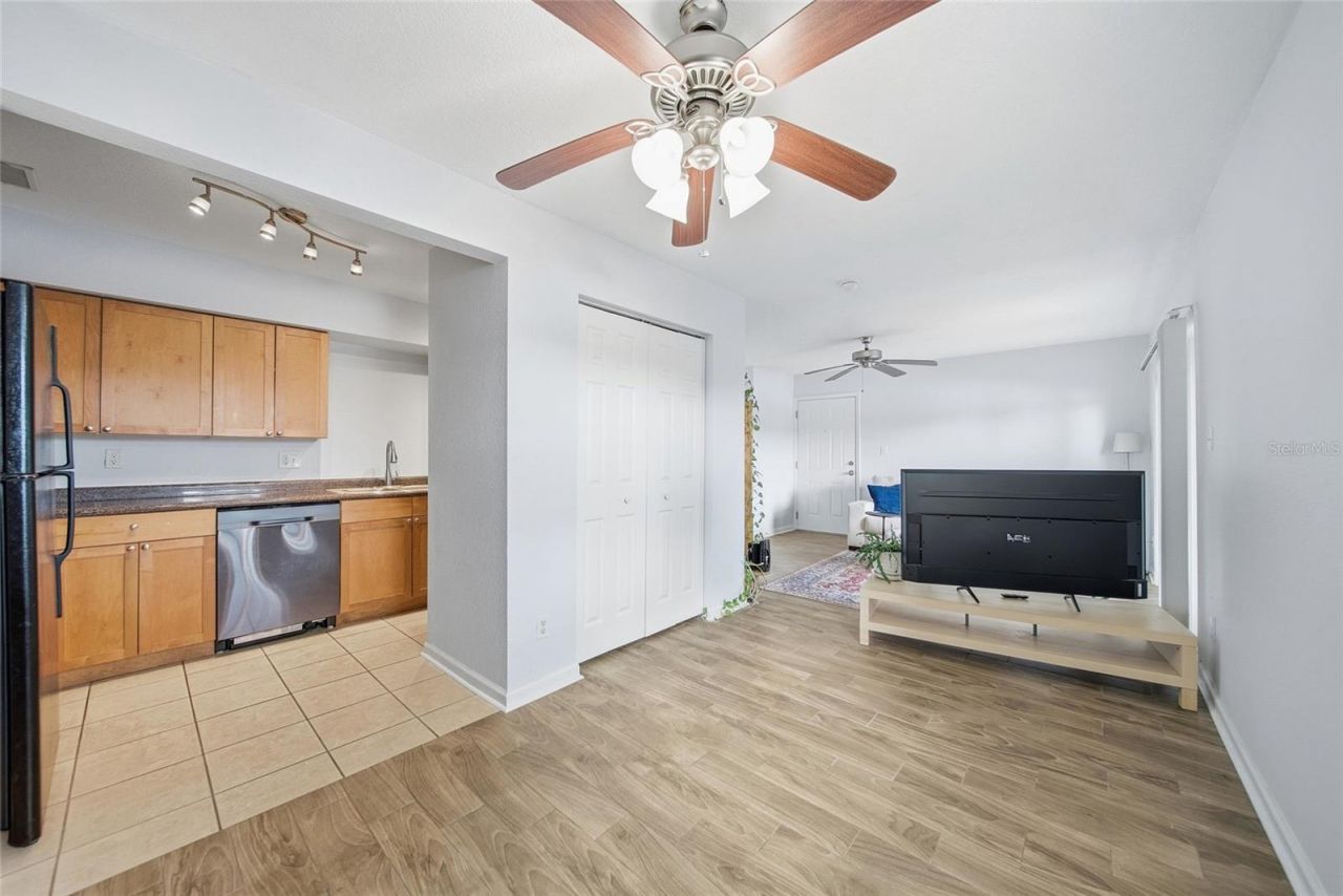 220 Pompano Drive Se, Unit D, Saint Petersburg, FL 33705 Photo