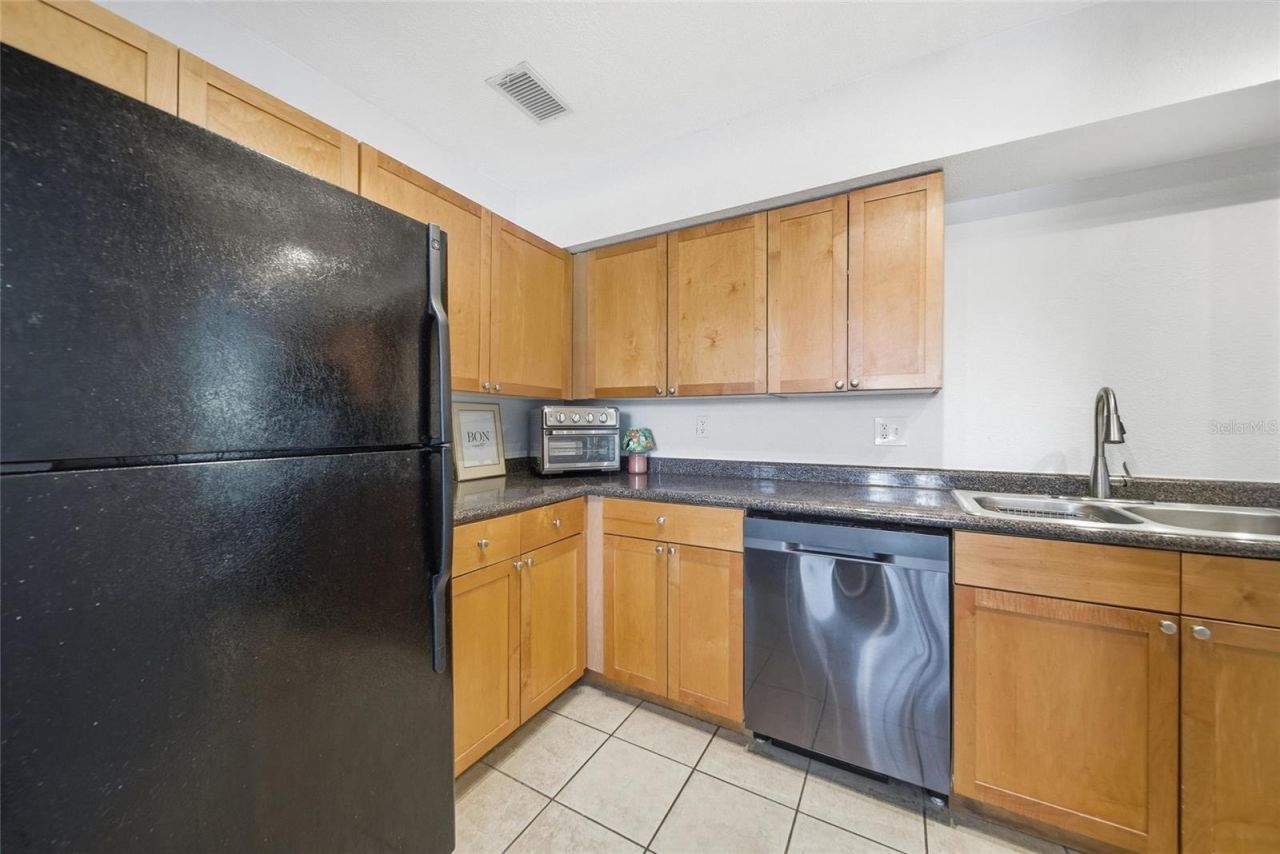 220 Pompano Drive Se, Unit D, Saint Petersburg, FL 33705 Photo