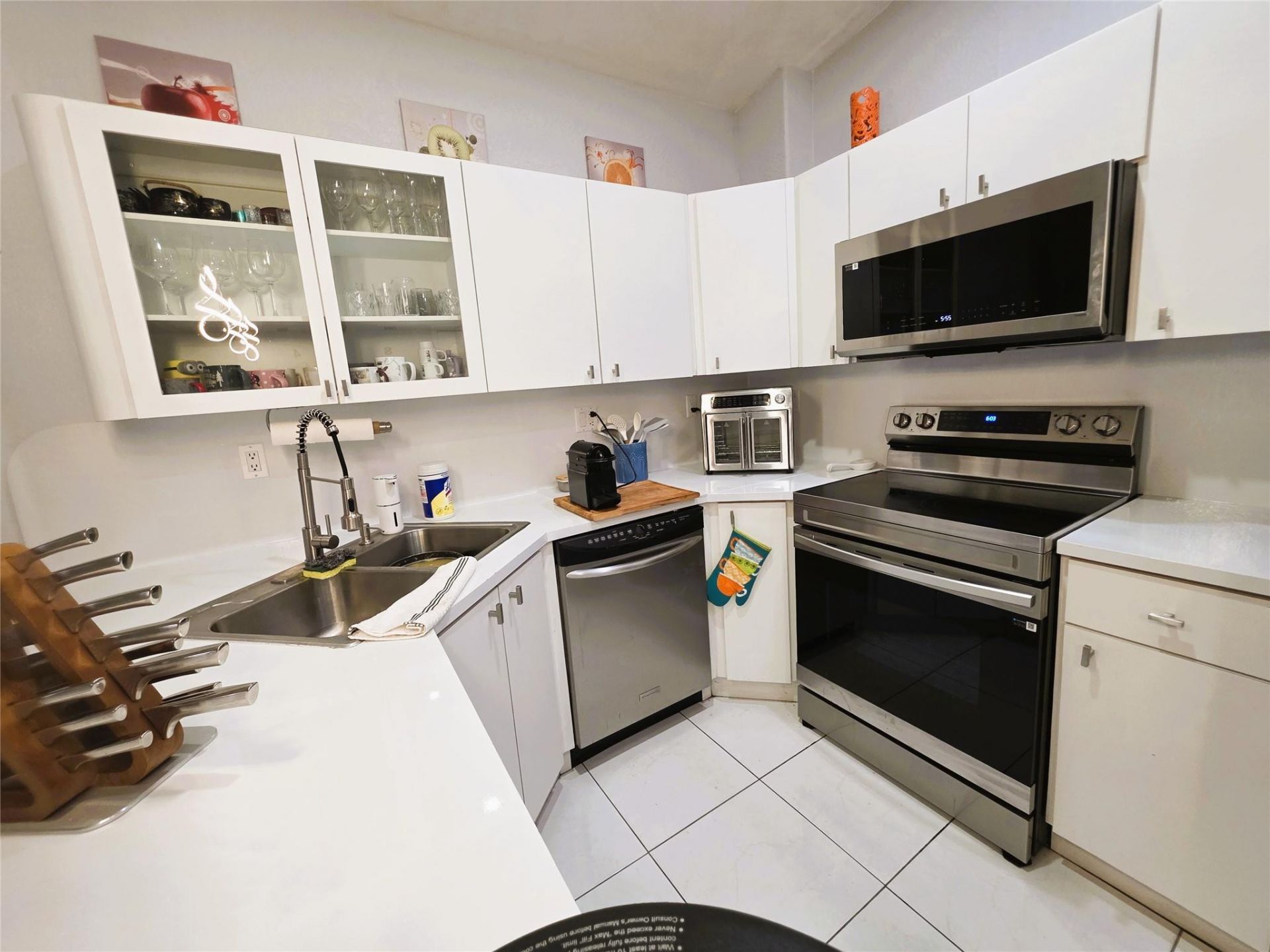 8771 NW 141st Terrace, Miami Lakes, FL 33018 Photo