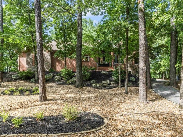 8 Darro Way, Hot Springs Village, AR 71909