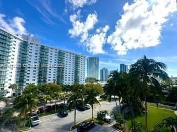 19390 Collins Ave, Unit 414, Sunny Isles Beach, FL 33160