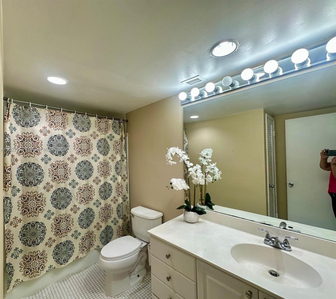 19390 Collins Ave, Unit 414, Sunny Isles Beach, FL 33160 Photo