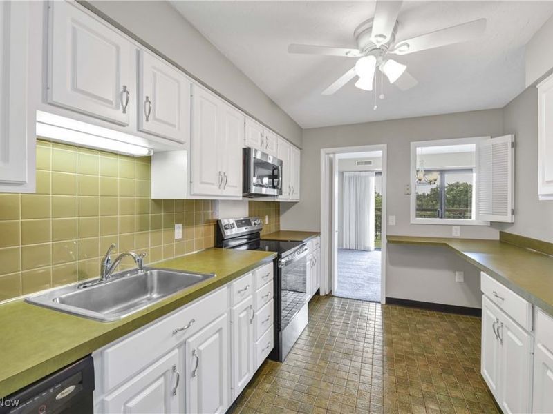 12550 Lake Avenue, Unit 706, Lakewood, OH 44107 Photo 27