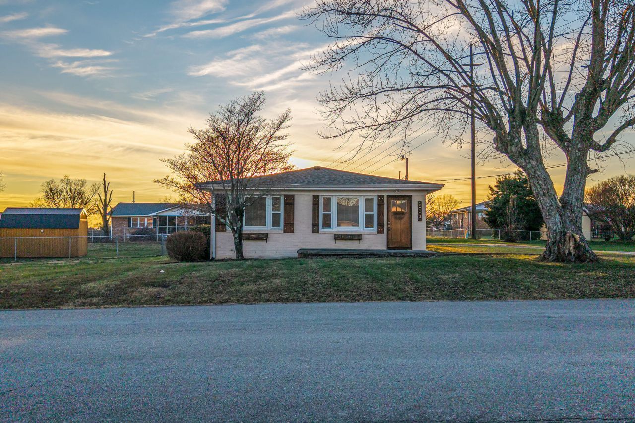 503 White Avenue Avenue Morristown, TN 37814