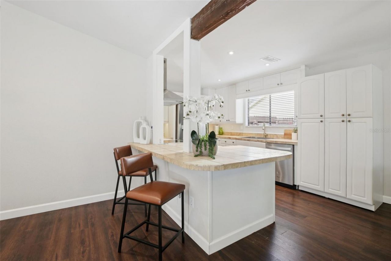 665 Eastpointe Parkway, Sarasota, FL 34232 Photo