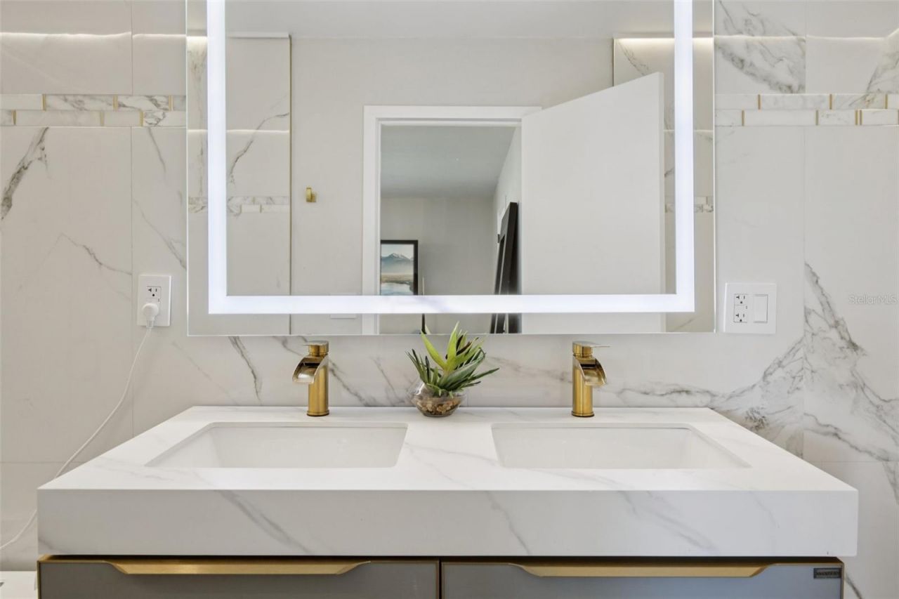 665 Eastpointe Parkway, Sarasota, FL 34232 Photo