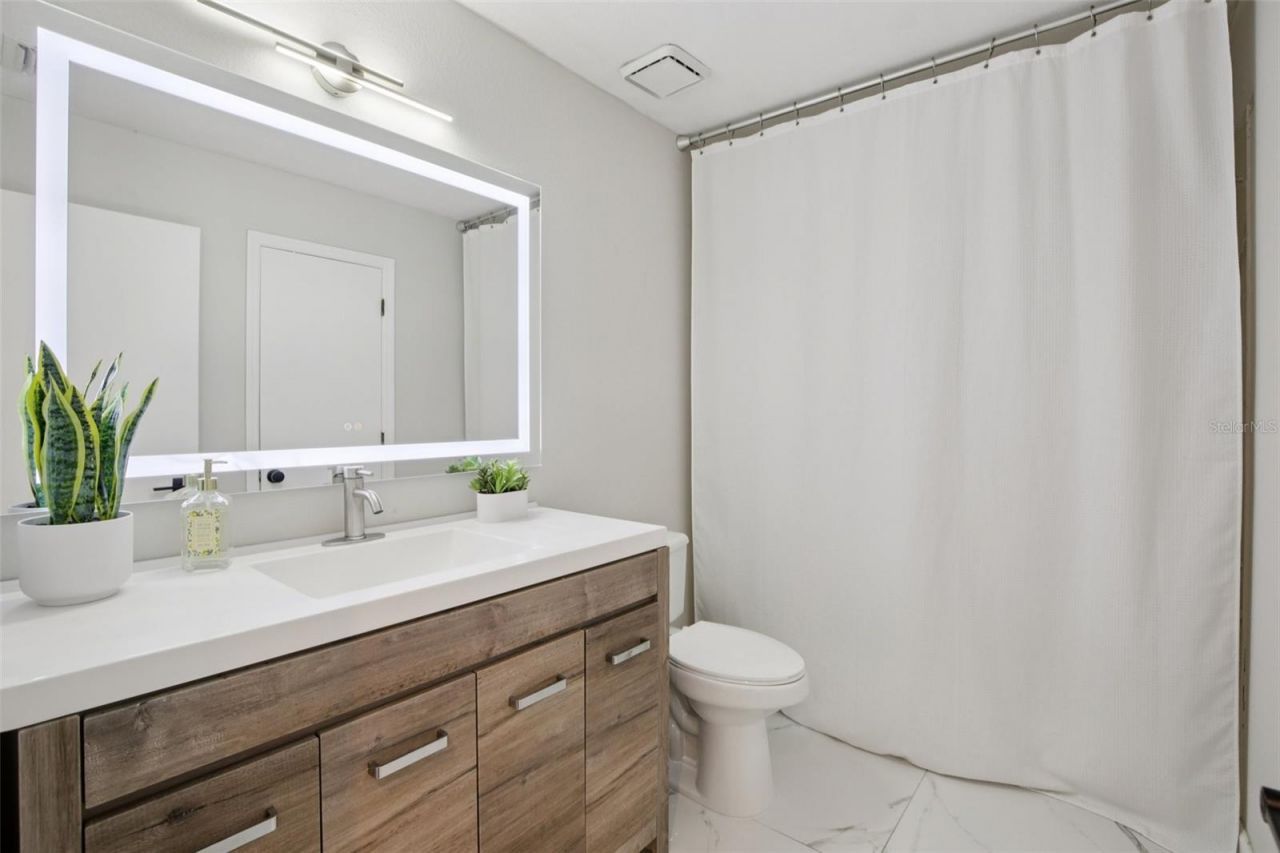 665 Eastpointe Parkway, Sarasota, FL 34232 Photo