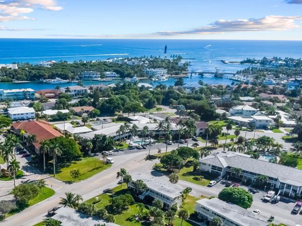 2755 NE 28th Ave, Unit C2, Lighthouse Point, FL 33064