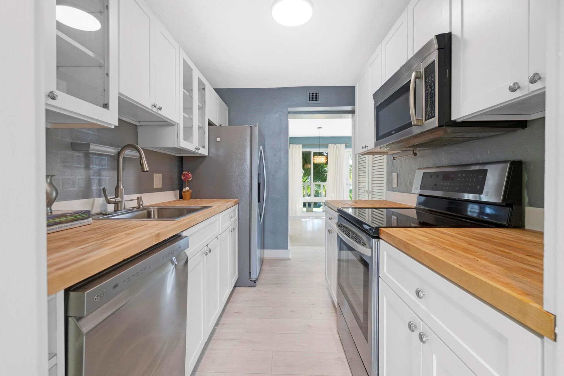 2755 NE 28th Avenue, Unit C2, Lighthouse Point, FL 33064 Photo