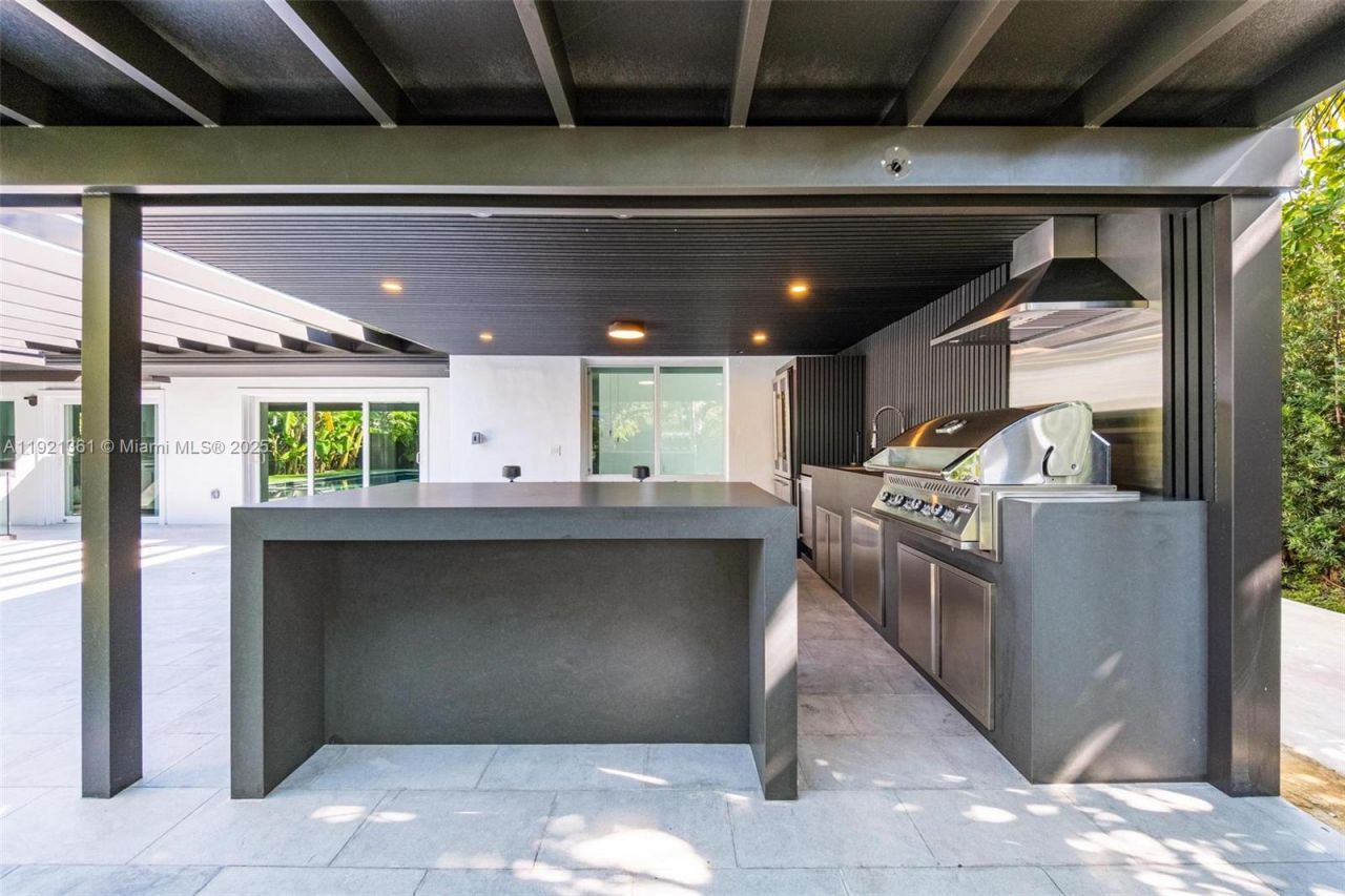 10618 NE 11th Ct, Miami Shores, FL 33138 Photo