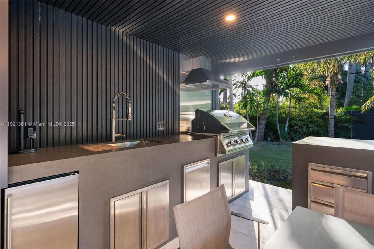 10618 NE 11th Ct, Miami Shores, FL 33138 Photo